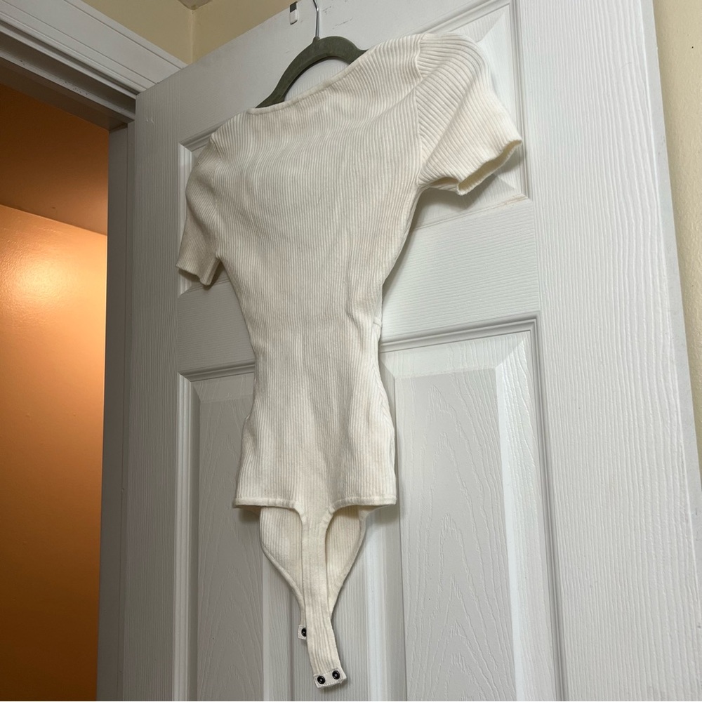 A&F Short-Sleeve Sweetheart Sweater Bodysuit - Picture 9 of 11